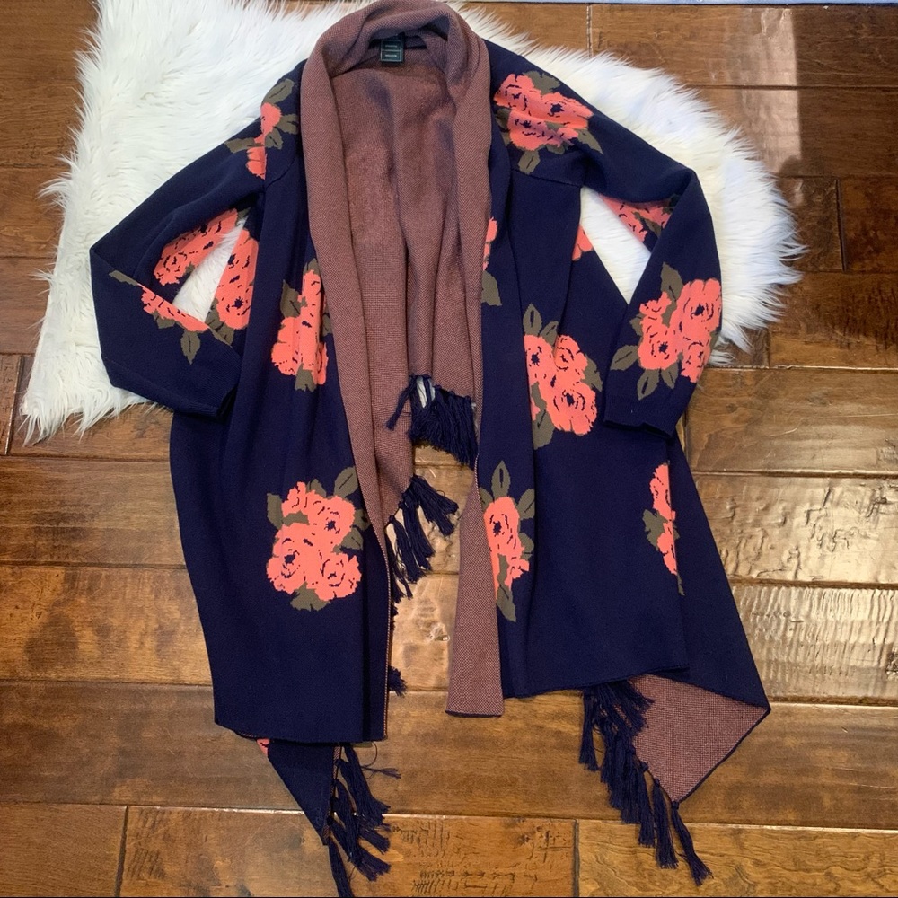 BB Dakota Women’s Cardigan Cardi Malone Blue pink Flowers Fringe Size Medium